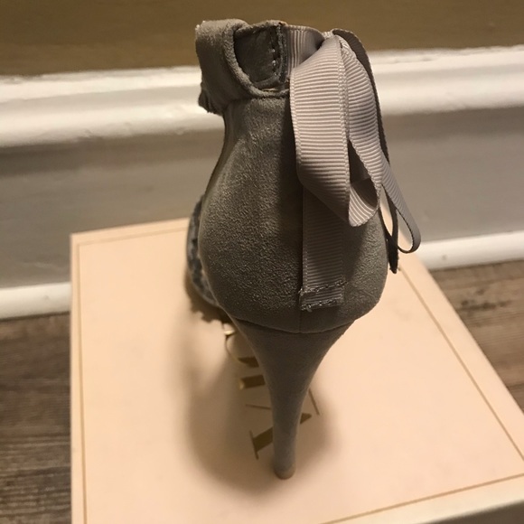 NIB VICES HEELS - Picture 4 of 6